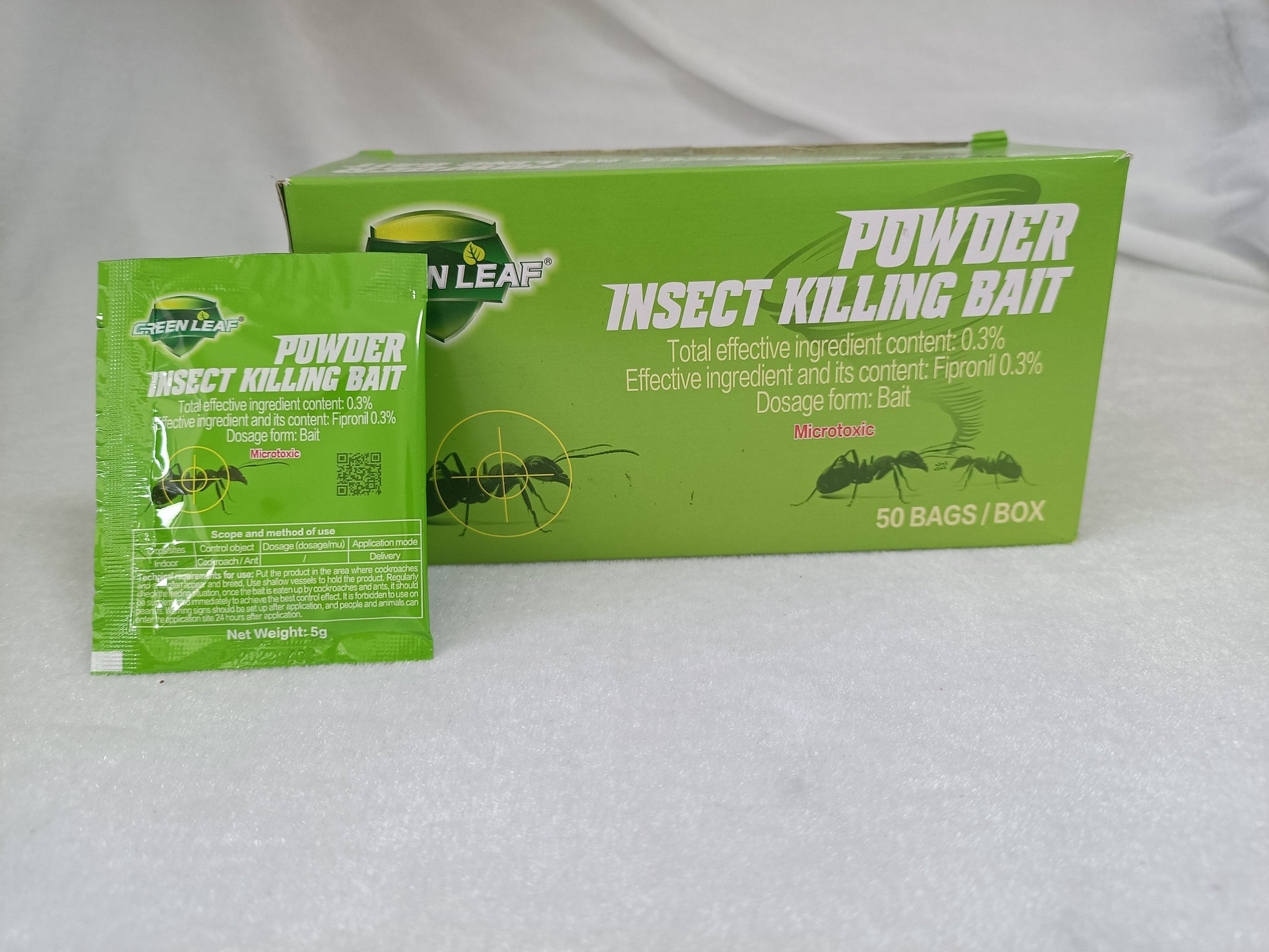 Green Leaf Cockroach & Ant Killer Powder Insect Killing Bait in a 50-bag box for effective pest control